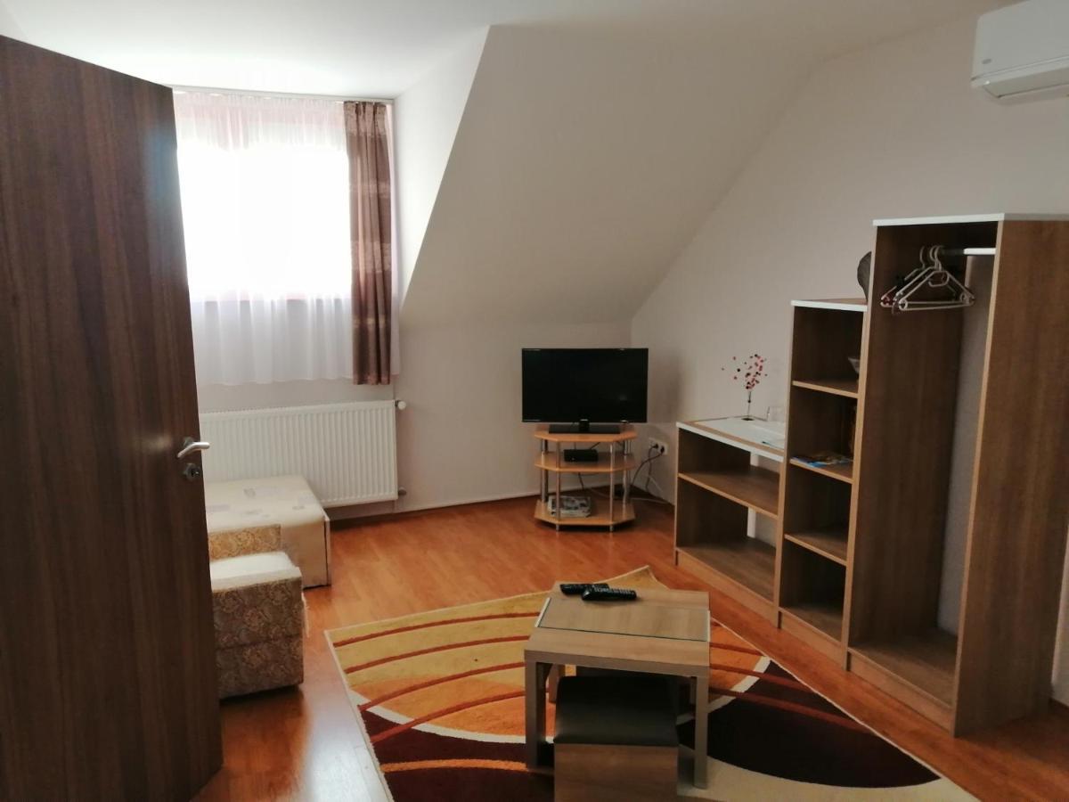 Csipkehaz Apartman Черкесёлё Экстерьер фото