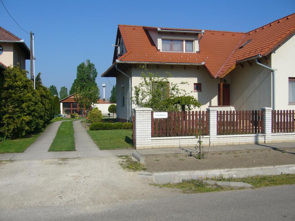 Csipkehaz Apartman Черкесёлё Экстерьер фото