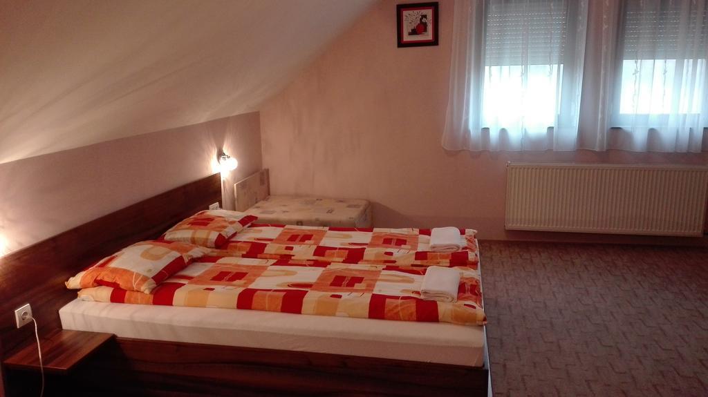 Csipkehaz Apartman Черкесёлё Экстерьер фото