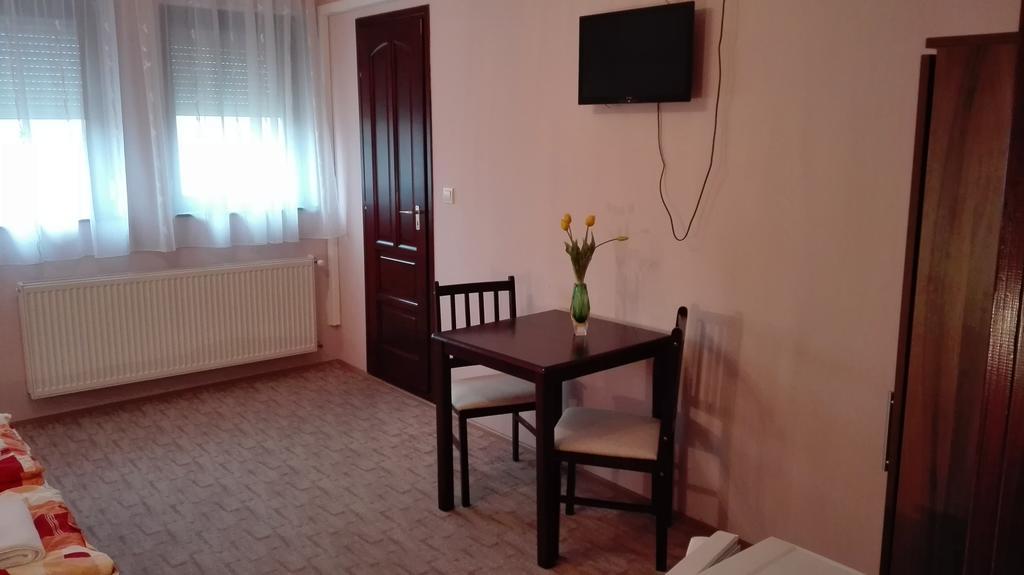 Csipkehaz Apartman Черкесёлё Экстерьер фото